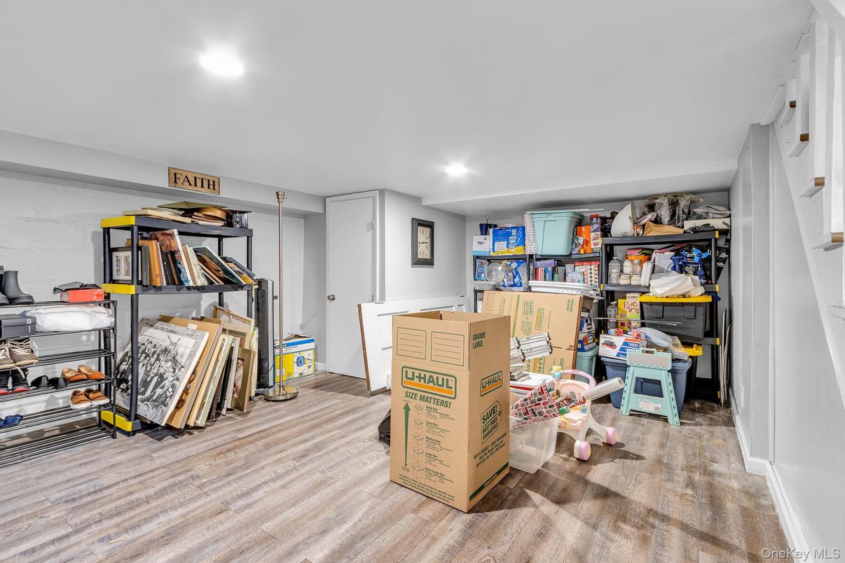 Interior, Recessed Lighting, Wood Texture Flooring