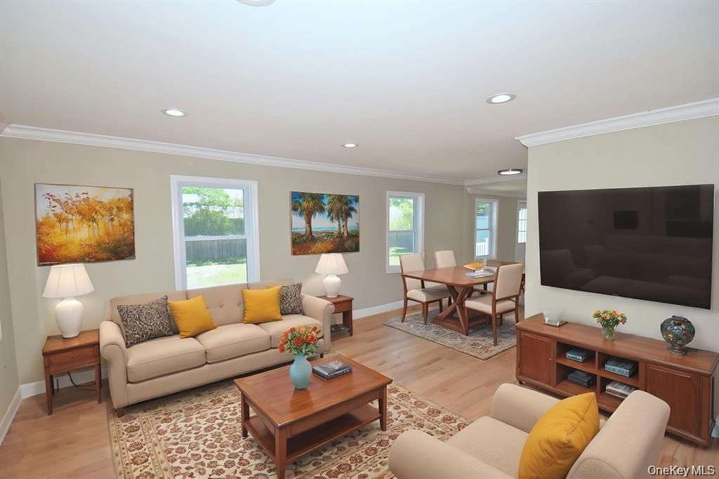 Dining room, Interior, Living room, Recessed Lighting, Wood Texture Flooring