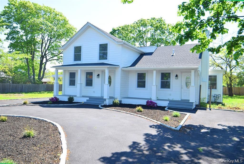 Exterior, Facade, Farmhouse