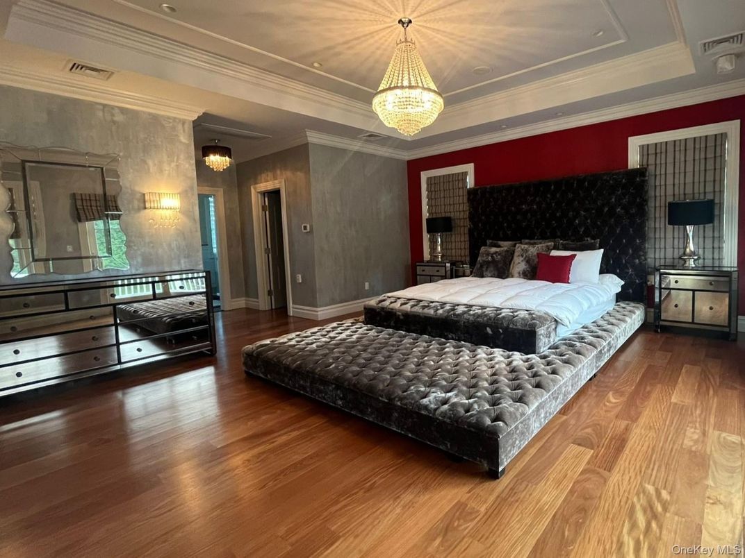 Bedroom, Interior, Pendant Lights, Wood Texture Flooring