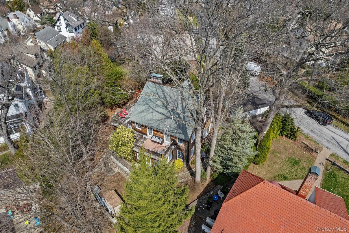 Exterior, Drone