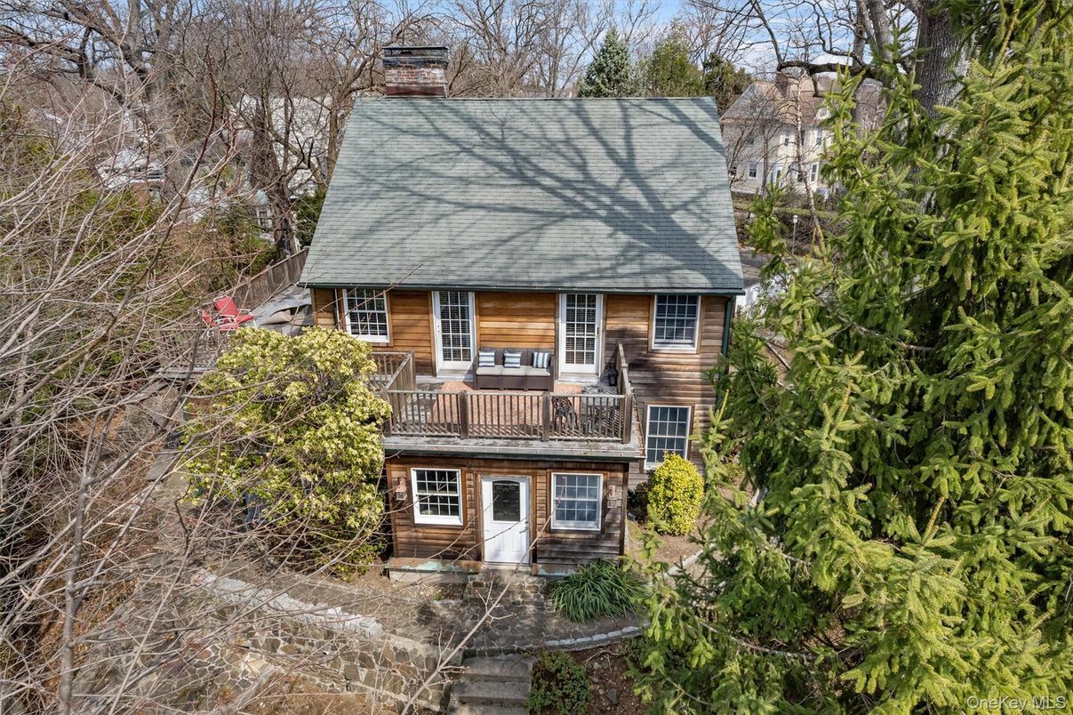 Exterior, Facade, Cape Cod