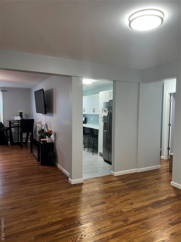 Dining room, Interior, Kitchen, Stainless Steel Appliances, Wood Texture Flooring