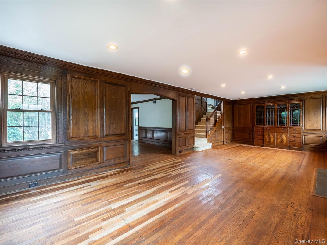 Empty room, Interior, Recessed Lighting, Wood Texture Flooring, Wooden Walls