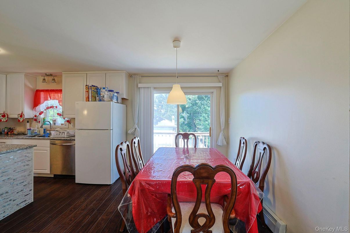 Dining room, Interior, Kitchen, Pendant Lights, Wood Texture Flooring