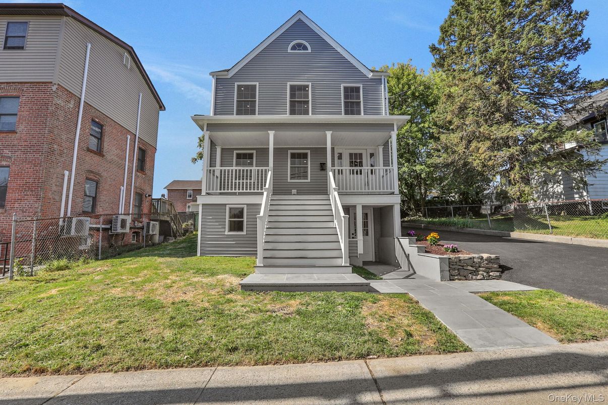 Exterior, Facade, Brick Facade, Queen Anne Victorian