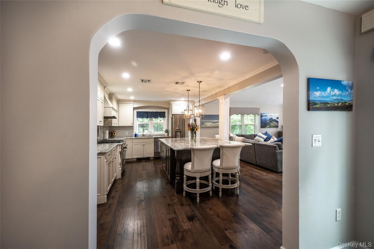 Interior, Kitchen, Living room, Pendant Lights, Recessed Lighting, Wood Texture Flooring