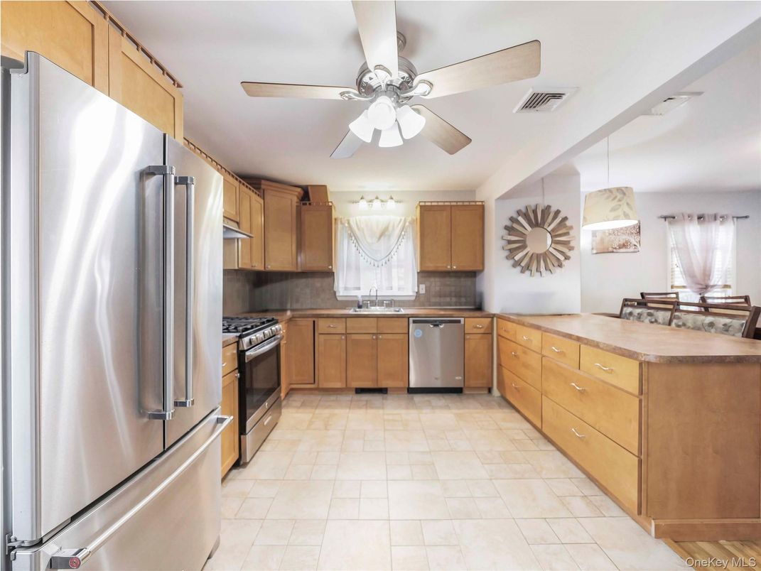 Dining room, Interior, Kitchen, Stainless Steel Appliances