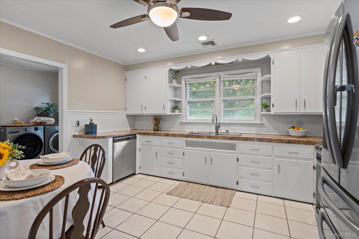 Dining room, Interior, Kitchen, Recessed Lighting