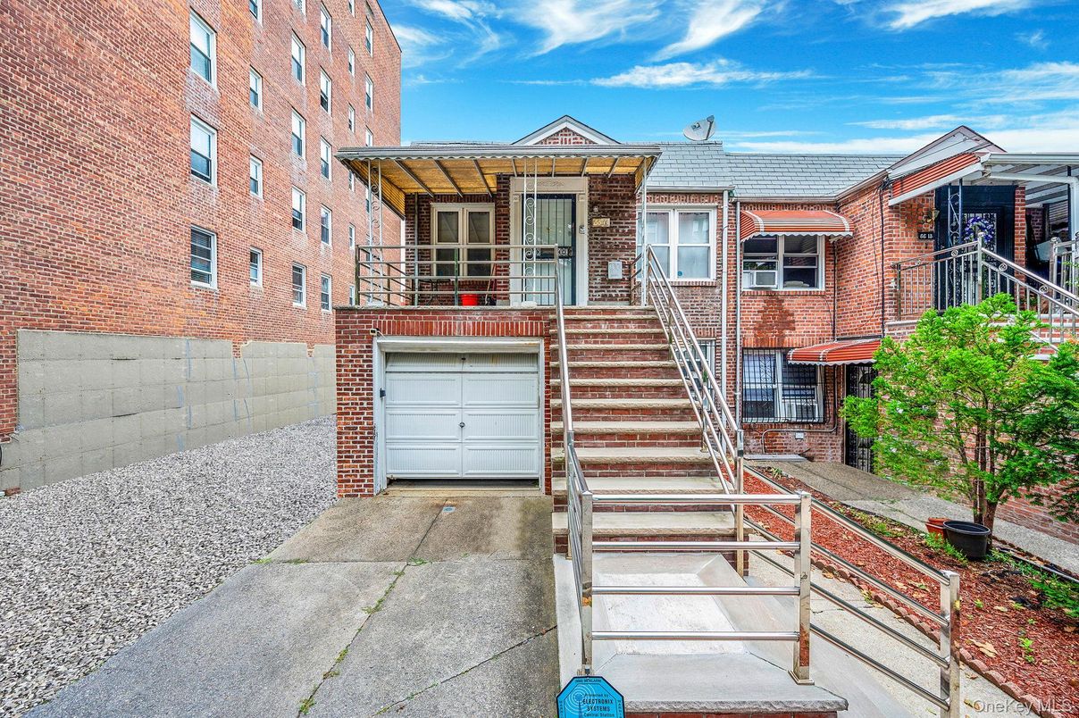 Attached, Exterior, Facade, Brick Facade, Rowhouse
