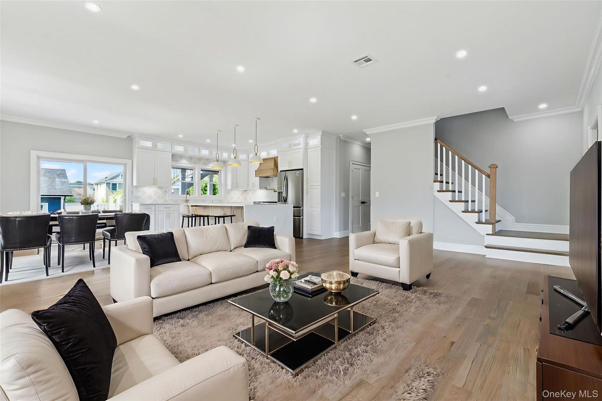 Dining room, Interior, Kitchen, Living room, Pendant Lights, Recessed Lighting, Stainless Steel Appliances, Wood Texture Flooring