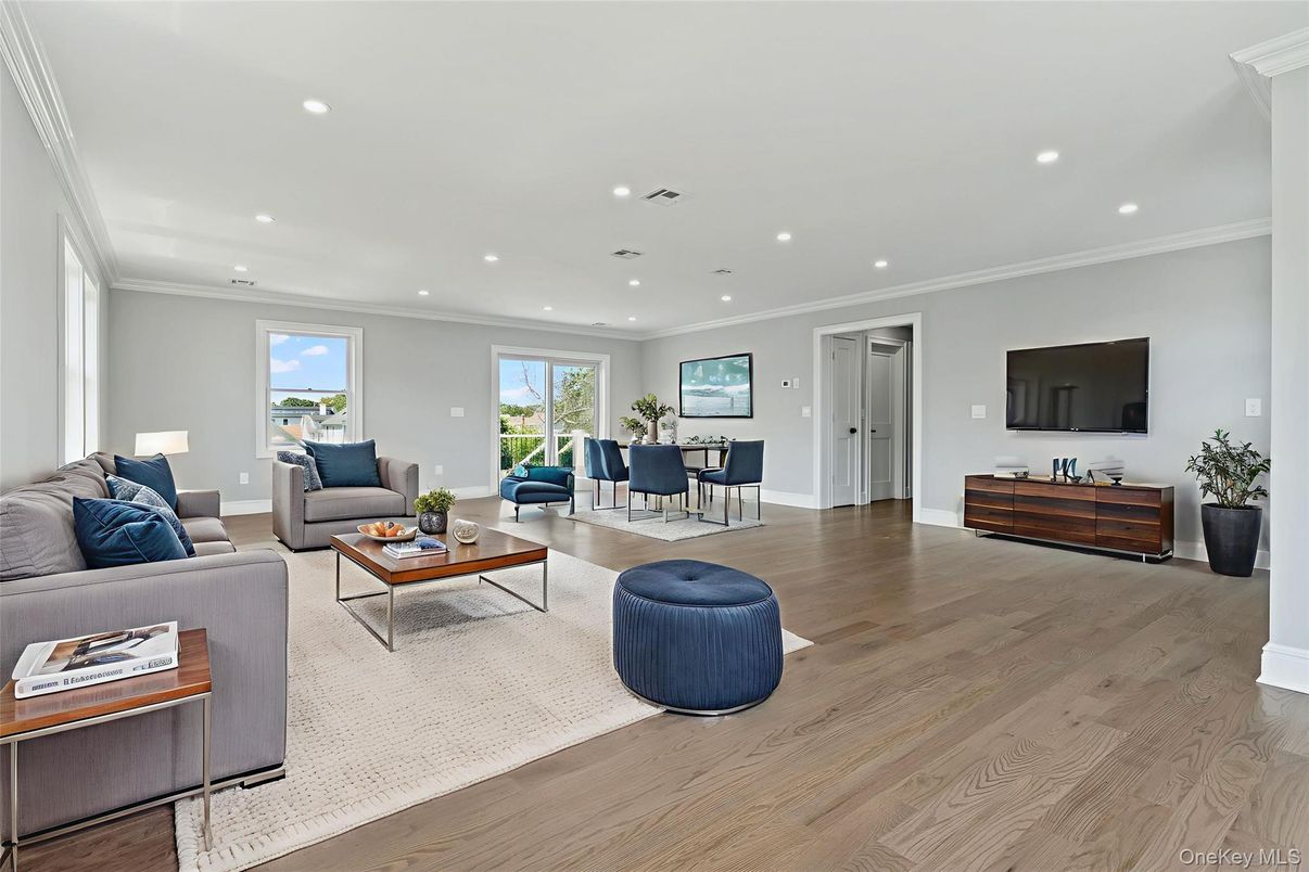 Dining room, Interior, Living room, Recessed Lighting, Wood Texture Flooring