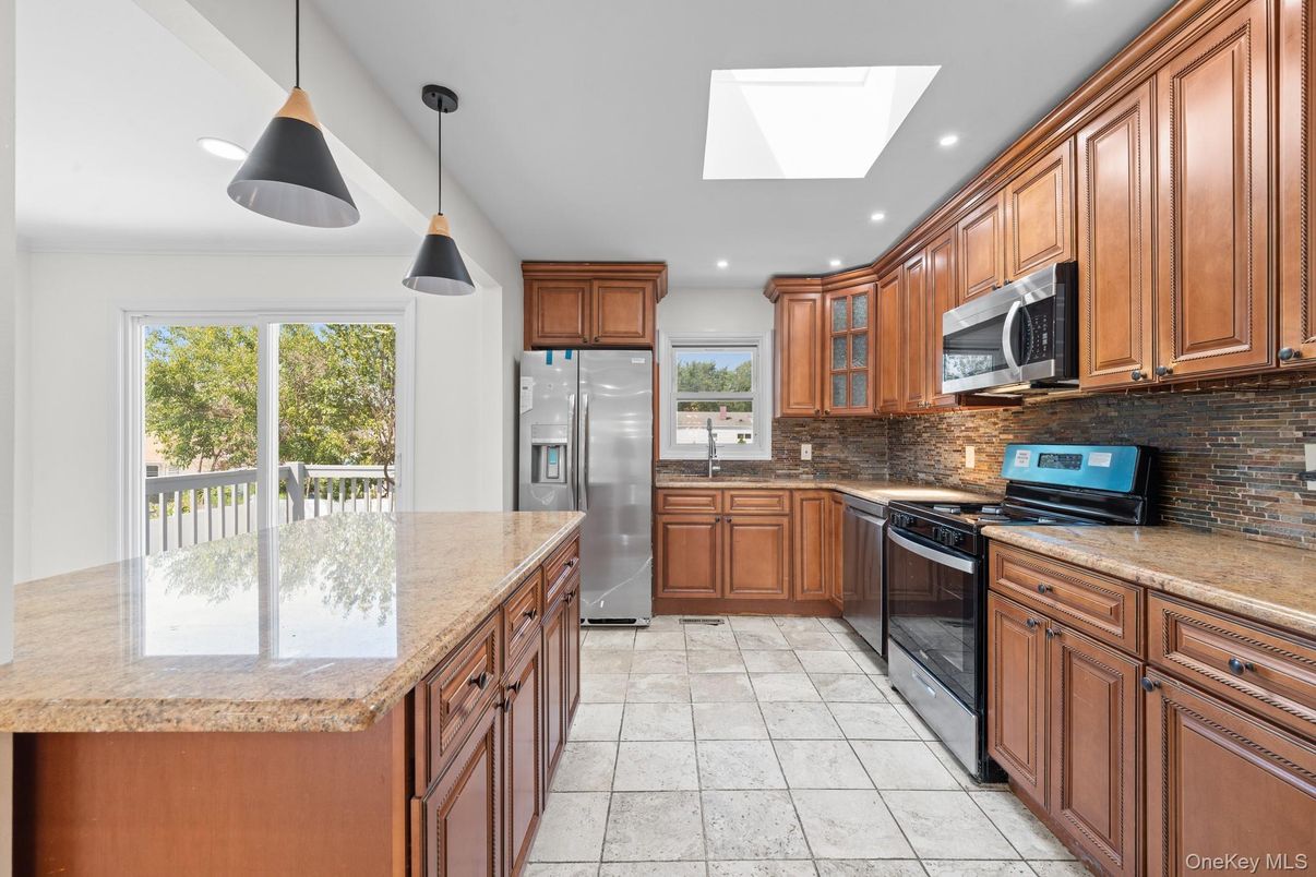 Interior, Kitchen, Pendant Lights, Recessed Lighting, Stainless Steel Appliances