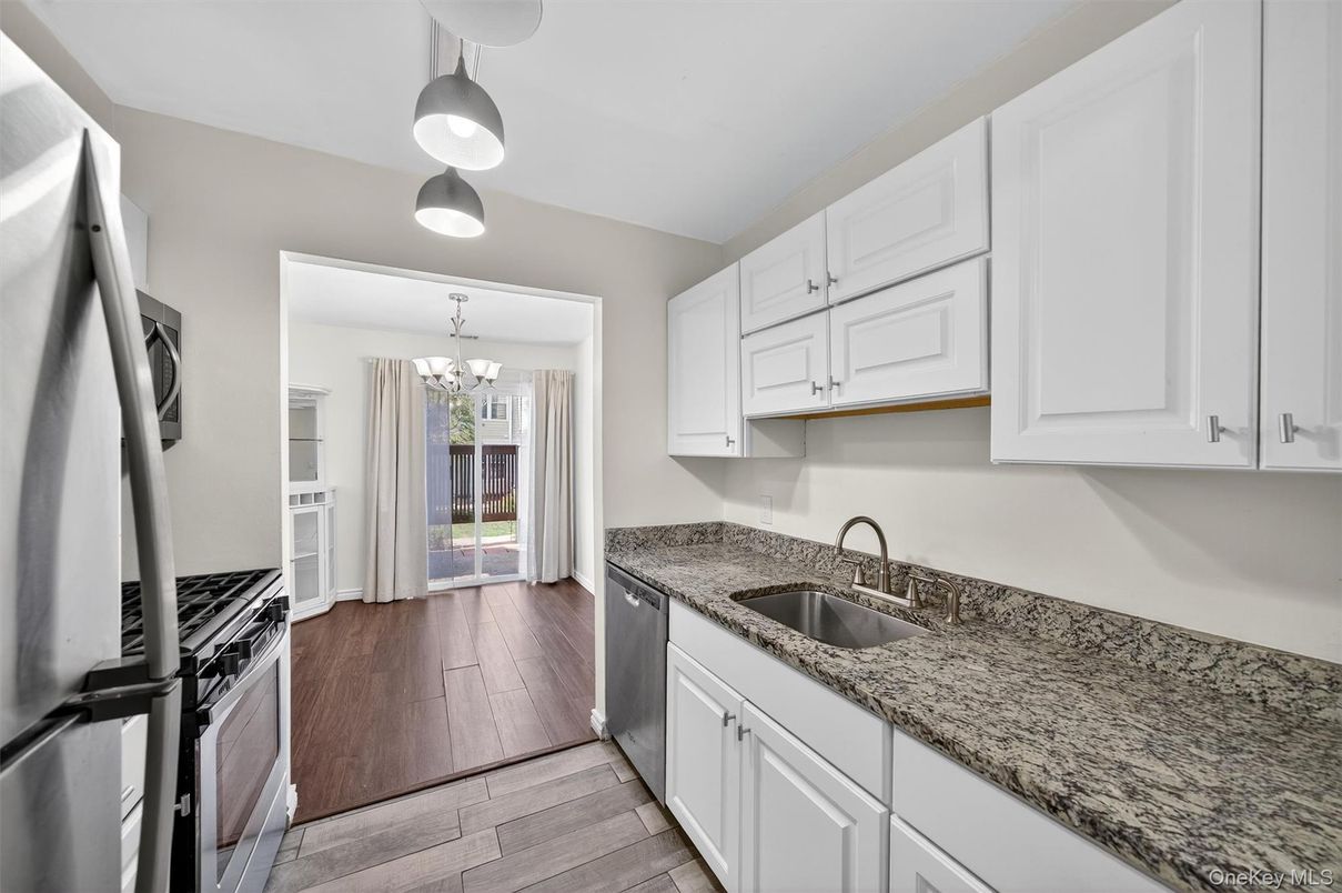 Chandelier, Interior, Kitchen, Wood Texture Flooring