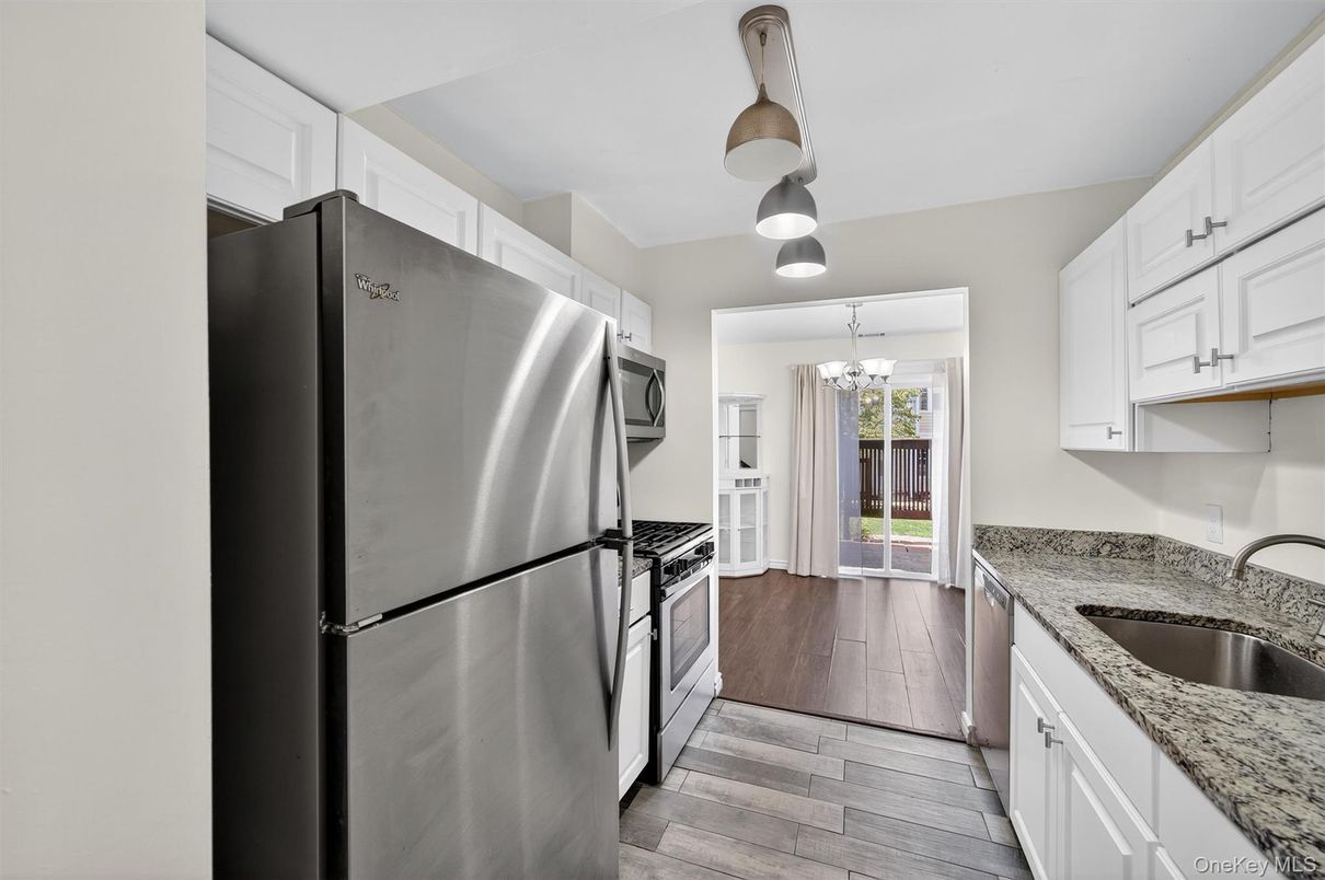 Chandelier, Interior, Kitchen, Wood Texture Flooring