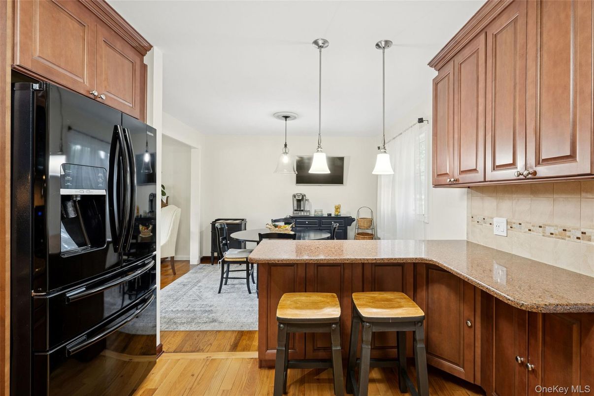 Dining room, Interior, Kitchen, Pendant Lights, Wood Texture Flooring
