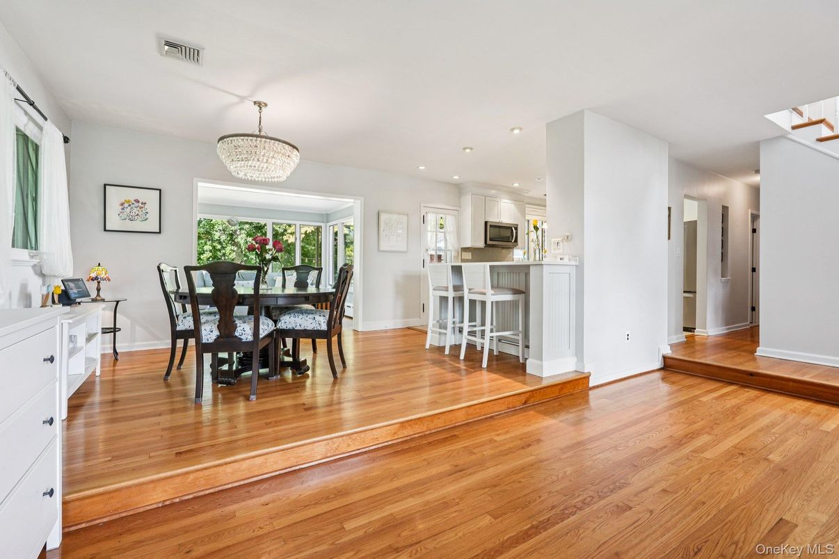 Chandelier, Dining room, Interior, Kitchen, Recessed Lighting, Wood Texture Flooring