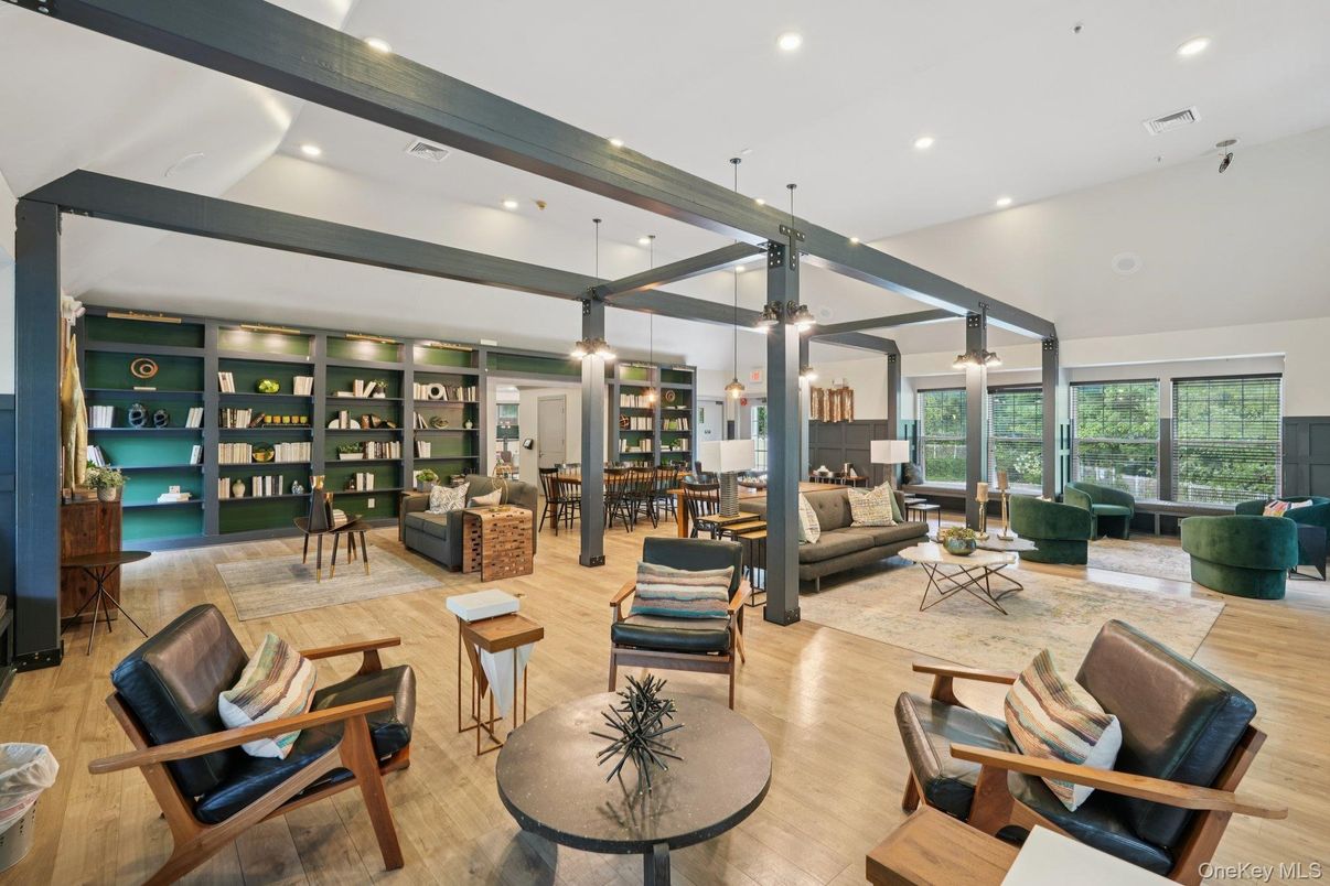 Interior, Living room, Pendant Lights, Recessed Lighting, Wood Texture Flooring