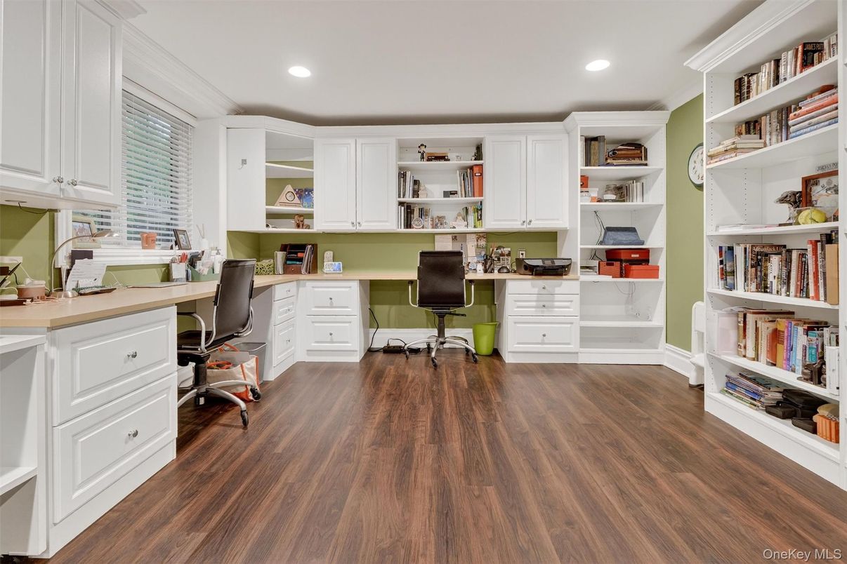 Home Office, Interior, Recessed Lighting, Wood Texture Flooring
