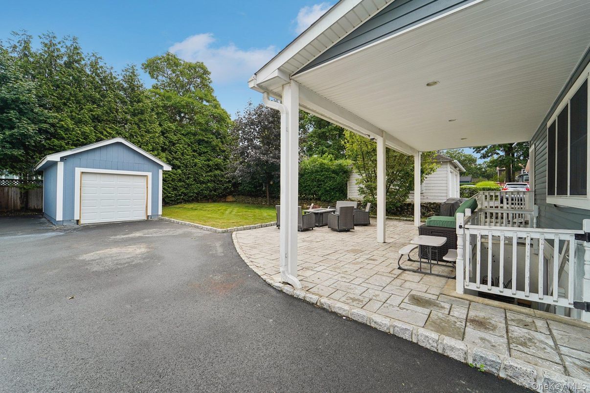 Detached Garage, Exterior