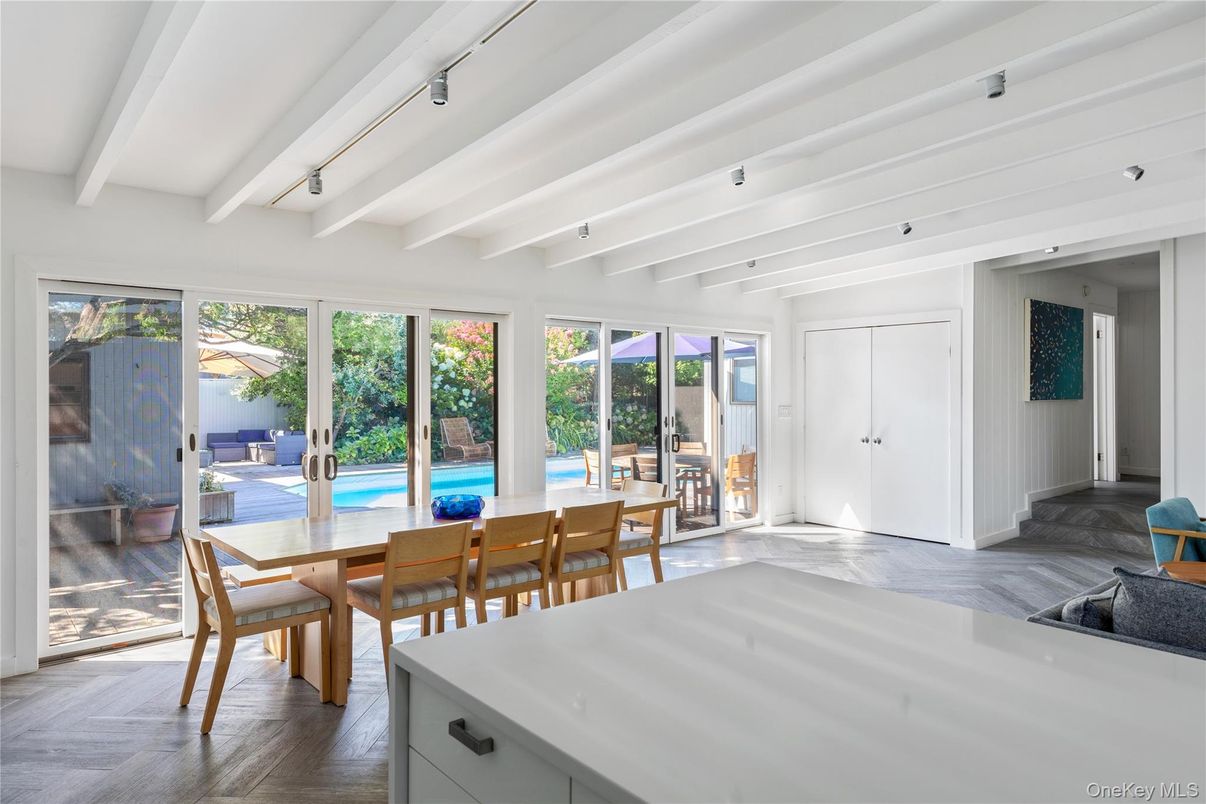 Dining room, Interior