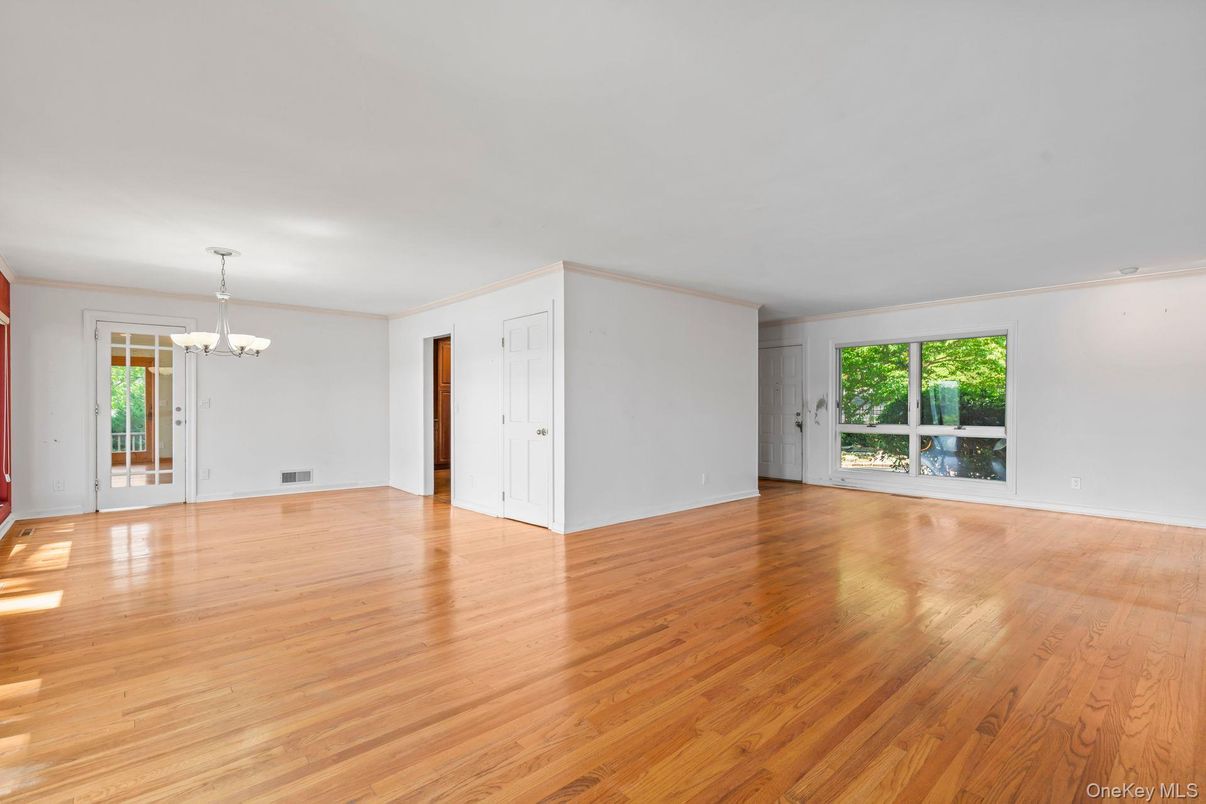 Chandelier, Empty room, Interior, Wood Texture Flooring