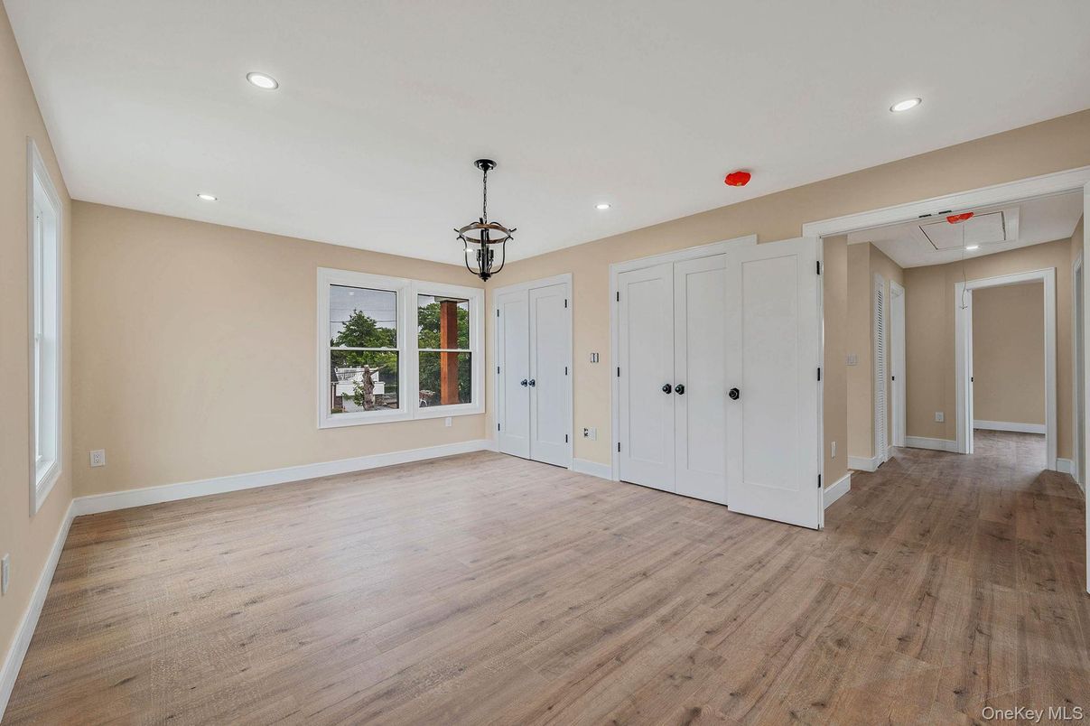 Empty room, Interior, Pendant Lights, Recessed Lighting, Wood Texture Flooring