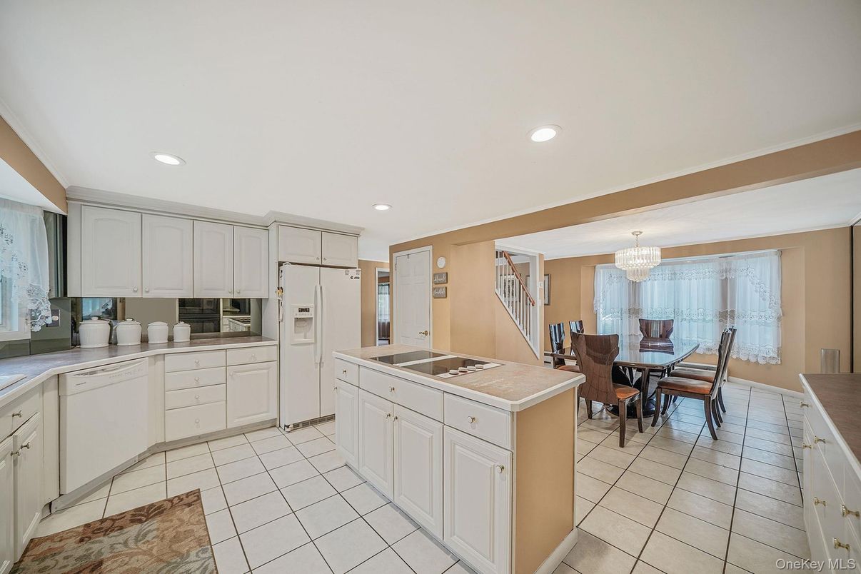 Chandelier, Dining room, Interior, Kitchen, Recessed Lighting