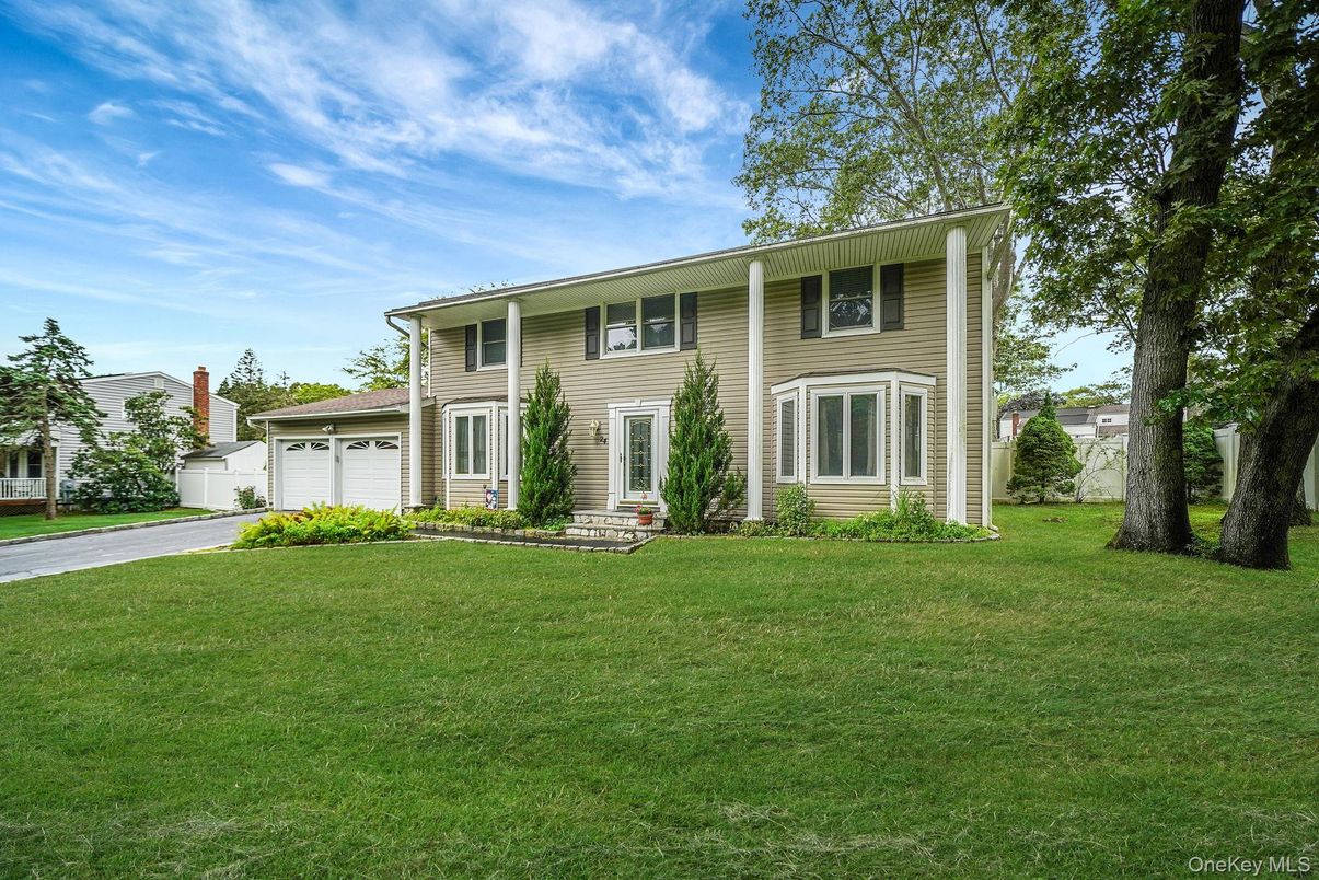 Attached, Backyard, Exterior, Facade, Georgian
