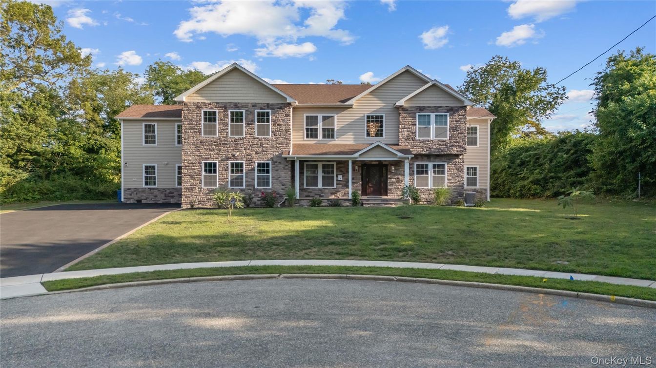 Exterior, Facade, Brick Traditional