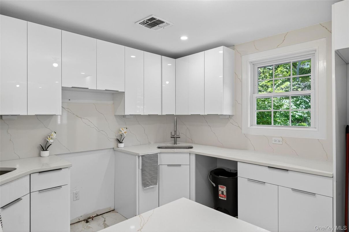 Interior, Kitchen, Marble Walls, Recessed Lighting