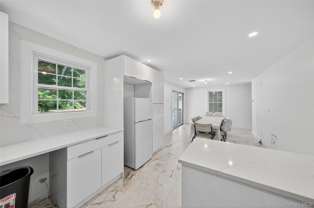 Dining room, Interior, Kitchen, Marble, Recessed Lighting