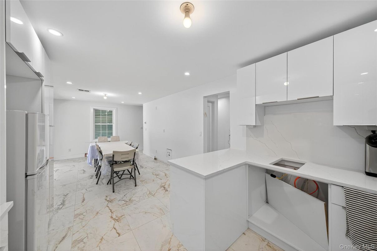 Dining room, Interior, Kitchen, Marble, Recessed Lighting