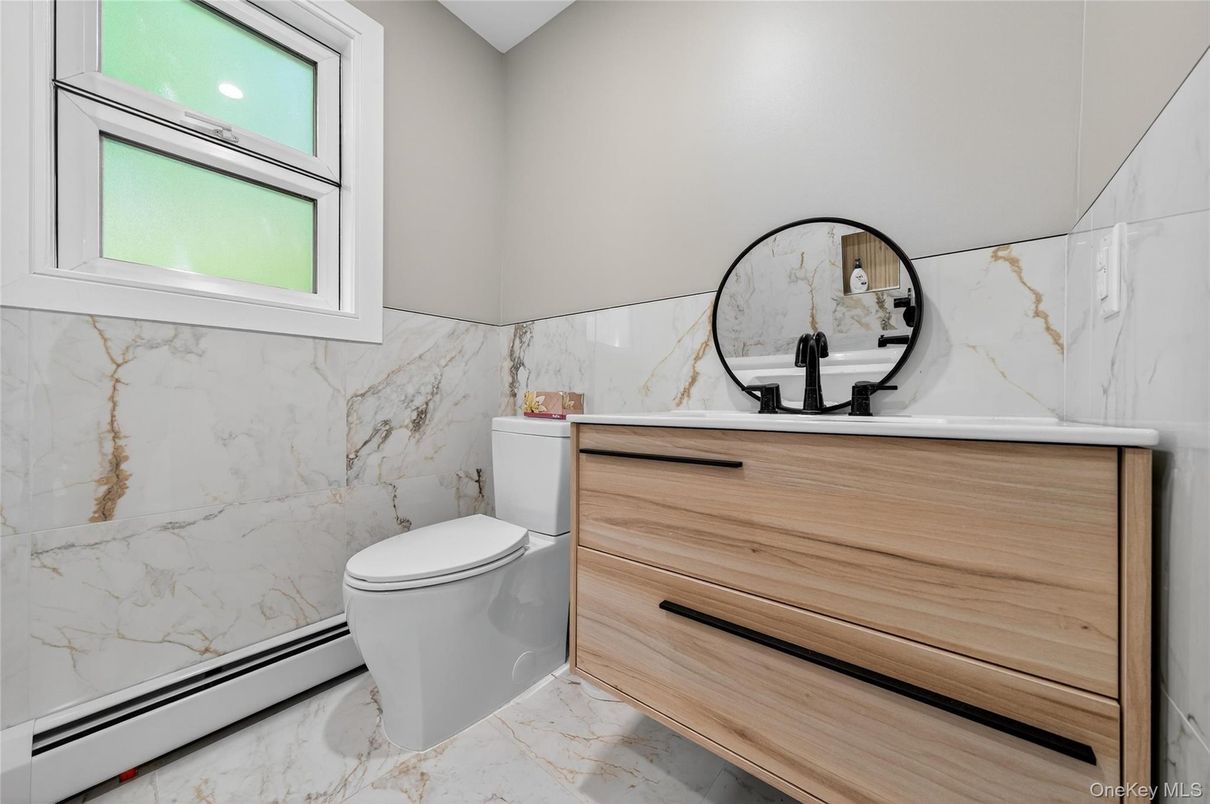 Bathroom, Interior, Marble, Marble Walls, Recessed Lighting