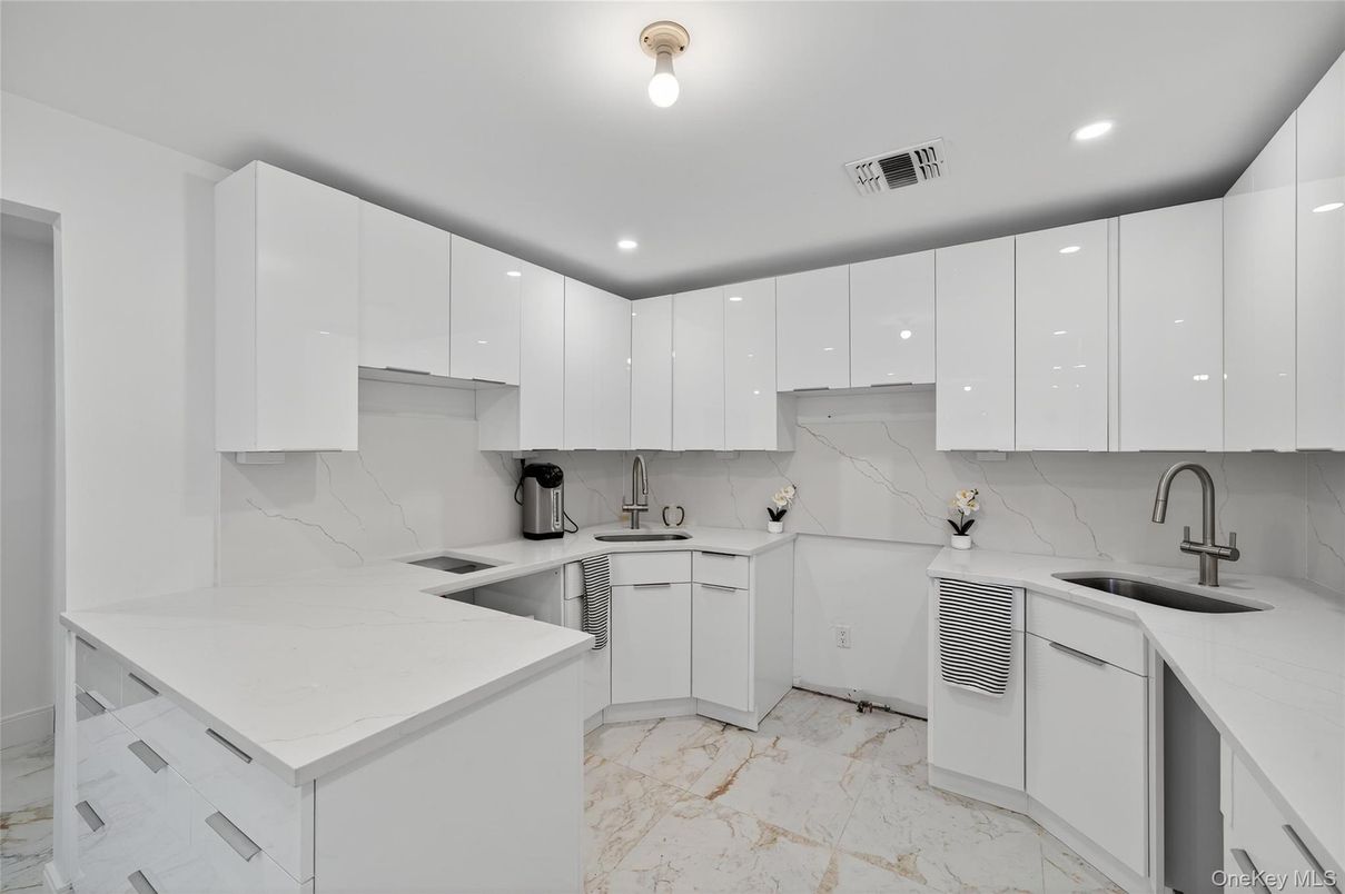 Interior, Kitchen, Marble, Marble Walls, Recessed Lighting