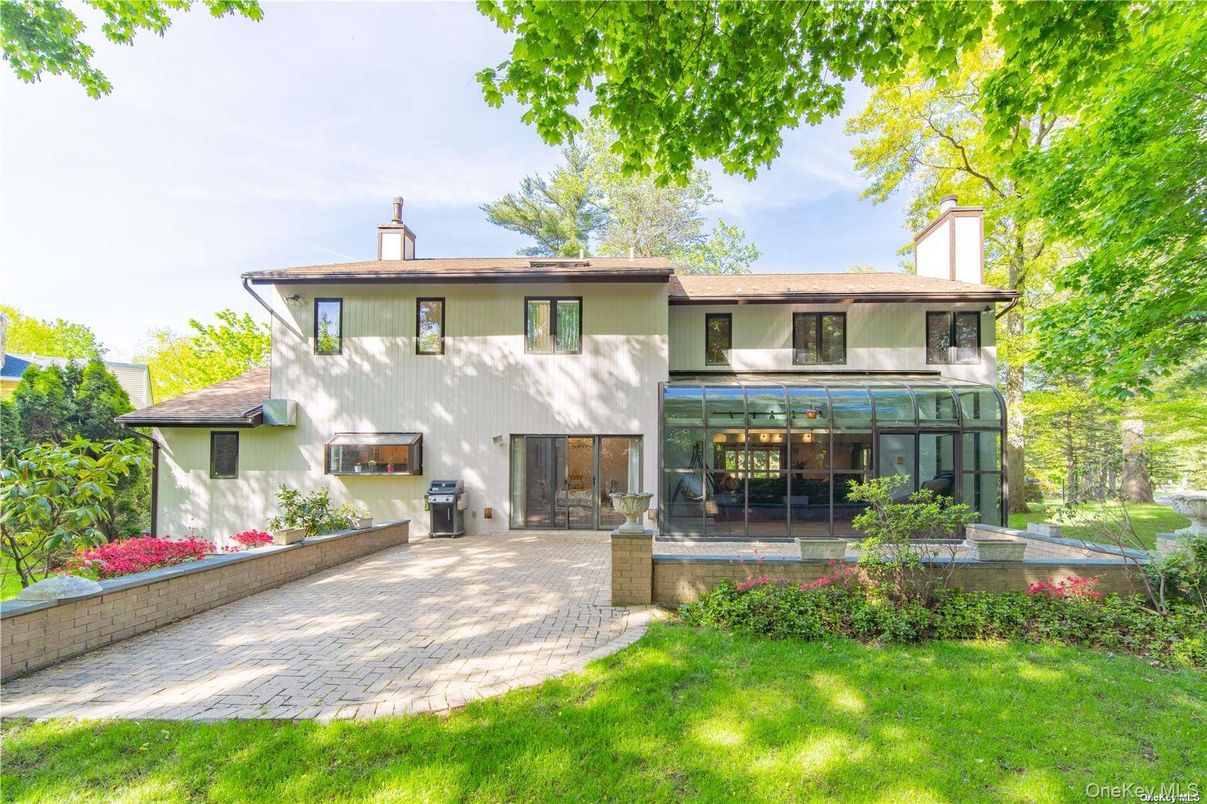 Backyard, Exterior, Facade, Split Level