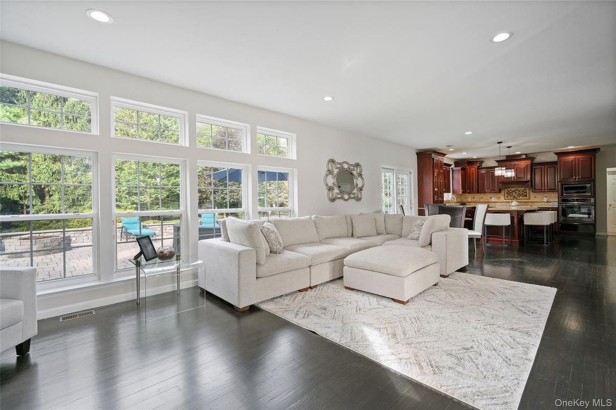 Interior, Kitchen, Living room, Pendant Lights, Recessed Lighting, Stainless Steel Appliances, Wood Texture Flooring