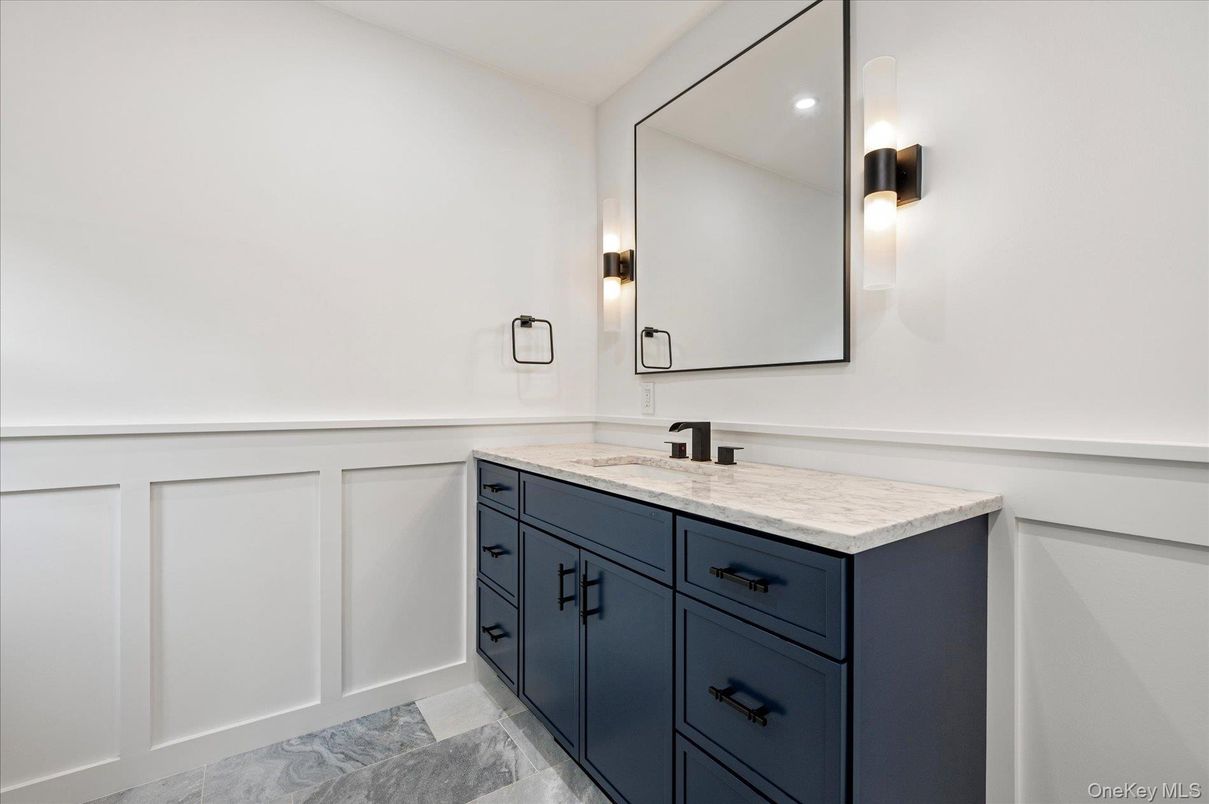 Bathroom, Interior, Recessed Lighting