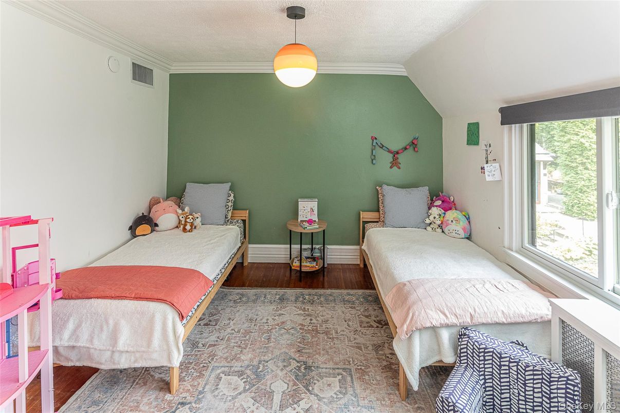 Bedroom, Interior, Pendant Lights, Wood Texture Flooring