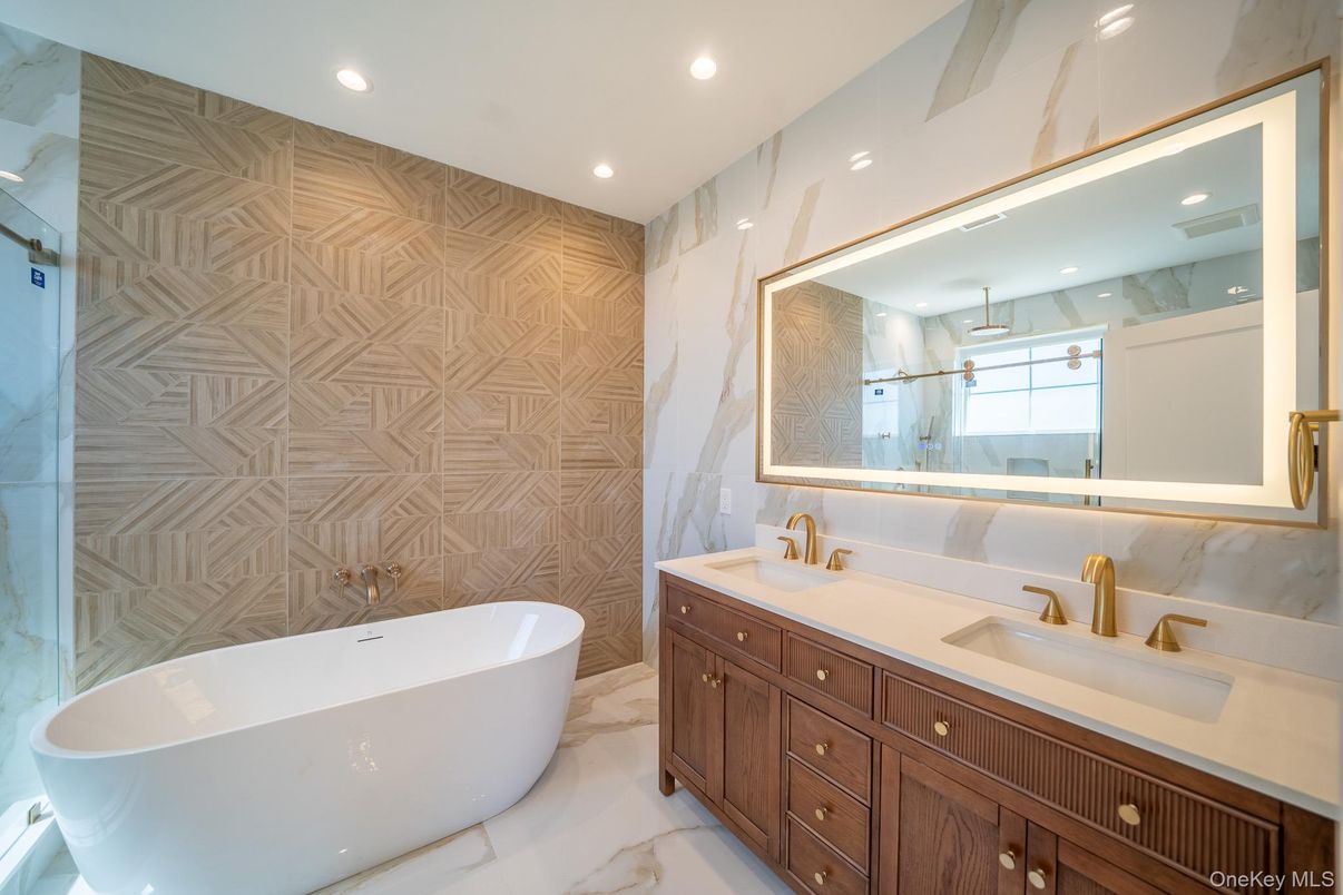 Bathroom, Dual Sink Vanities, Free Standing Baths, Interior, Marble, Recessed Lighting