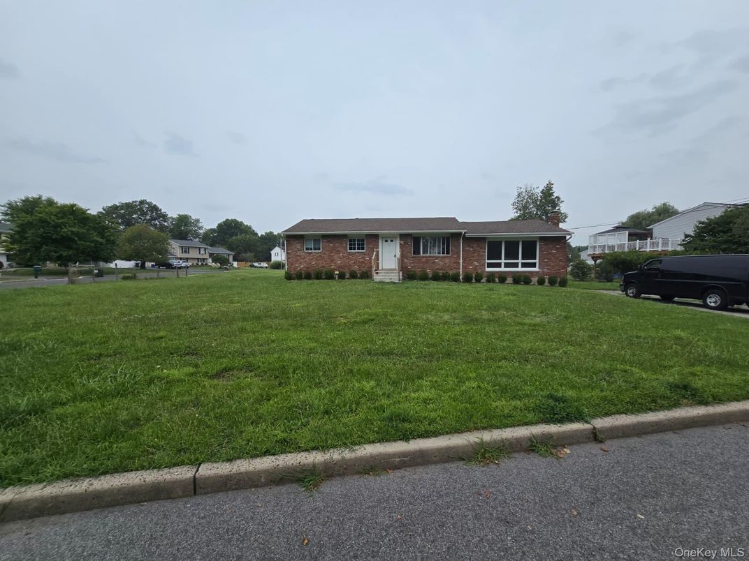 Exterior, Facade, Brick Facade, Ranch