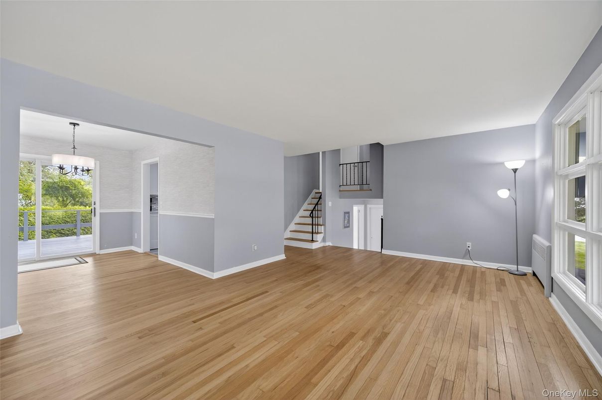 Empty room, Interior, Pendant Lights, Wood Texture Flooring