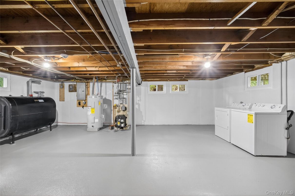 Interior, Washer, Wooden Beams, Wooden Ceilings