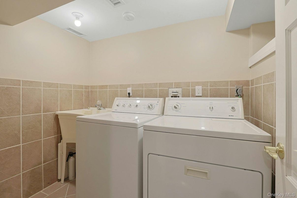 Interior, Utility Closets, Washer