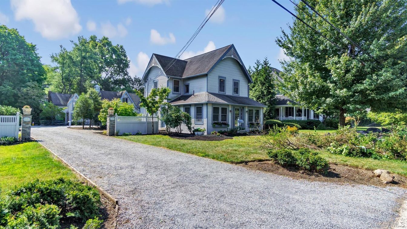 Backyard, Exterior, Facade, Queen Anne Victorian