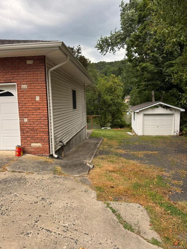 Backyard, Detached Garage, Exterior