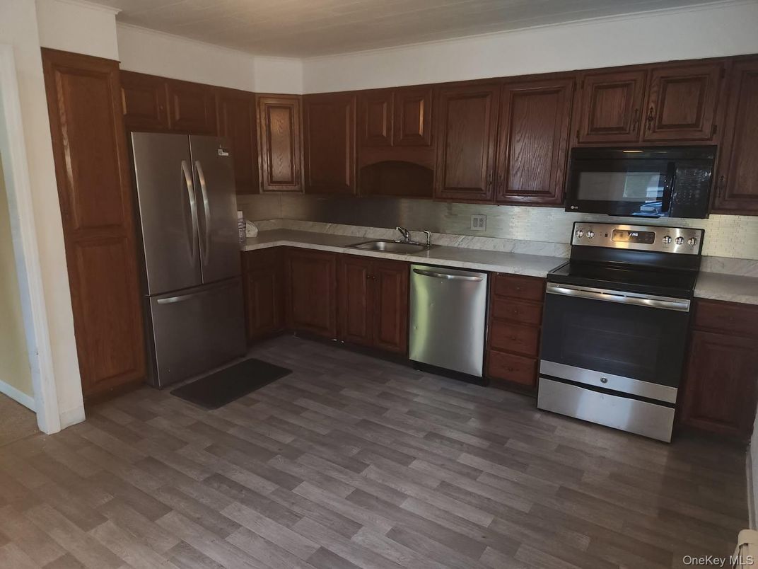 Interior, Kitchen, Stainless Steel Appliances, Wood Texture Flooring