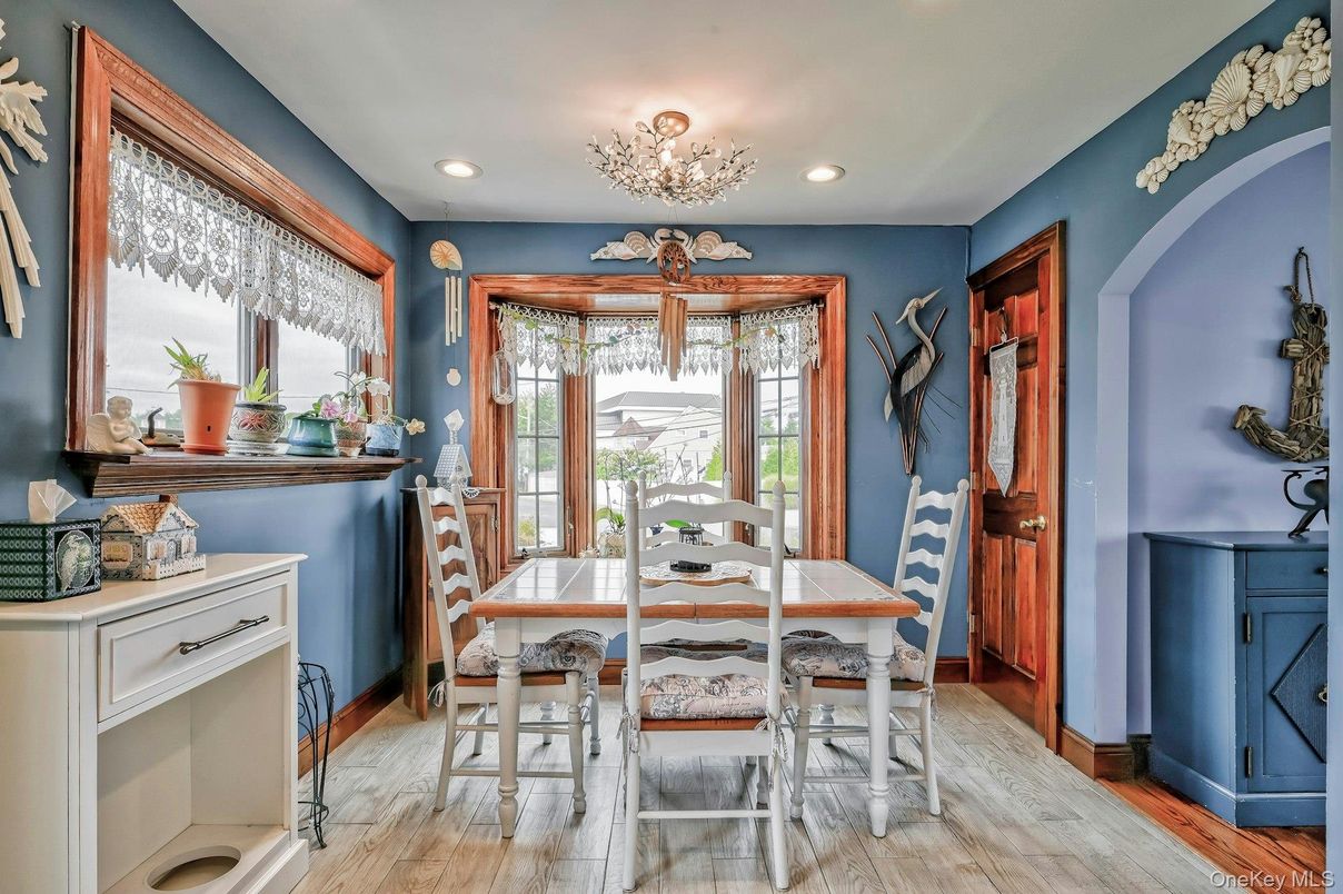 Dining room, Interior, Recessed Lighting, Wood Texture Flooring
