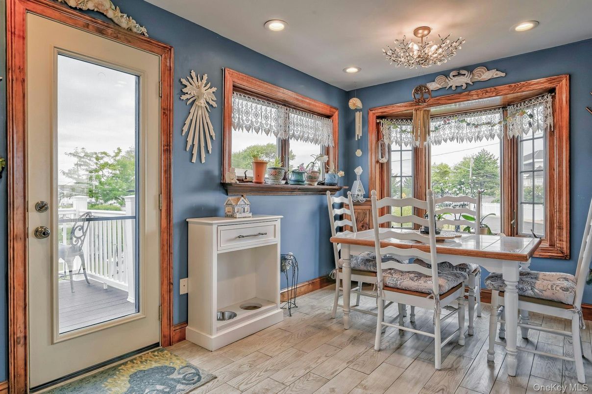 Dining room, Interior, Recessed Lighting, Wood Texture Flooring