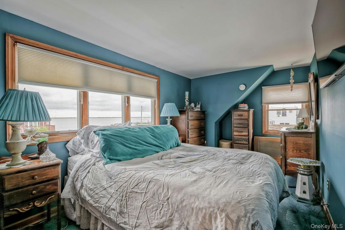 Bedroom, Interior, Water